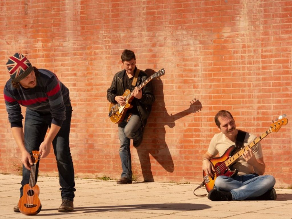 Online il videoclip de "La vita che verrà'" della band Tre Terzi formata da Claudio Terzo, Ferdinando Moncada, Diego Tarantino, Ferdinando Piccoli