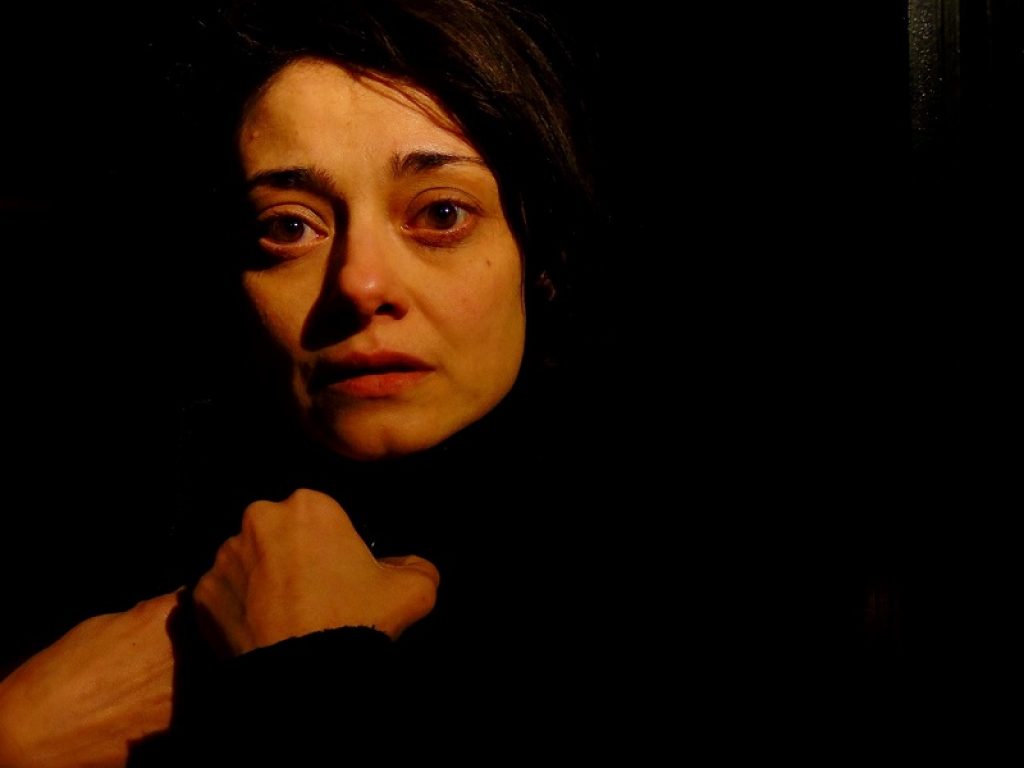 Avamposti TeatroFestival presenta "Una storia al contrario" di Elena Arvigo in scena Cortile di Villa Vogel Firenze