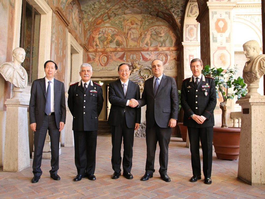 L'Italia restituisce 796 reperti sottratti illecitamente da diverse aree della Cina: risalgono ad un arco di tempo compreso tra il Neolitico (3500 - 1700 a.C.) fino alla Dinastia Ming (907– 1664 d.C.)