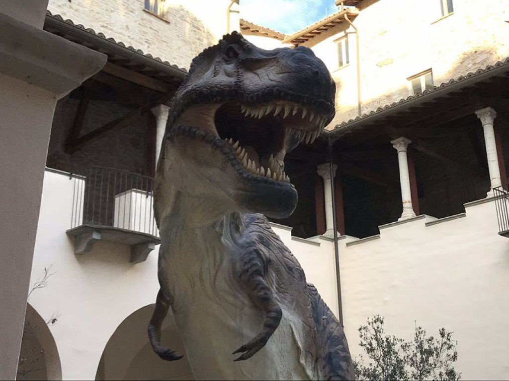 A Fermo il tour “Dinosauri in città”, produzione inglese mai vista in Italia: dal 13 al 22 agosto, lo spettacolo interattivo con giganteschi dinosauri animati