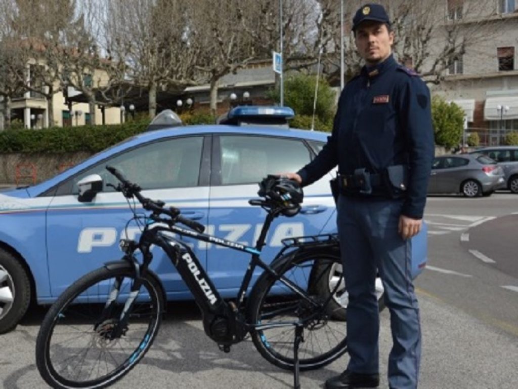 L'imprenditore Alfredo Ambrosetti ha donato alla Questura di Varese tre E-Bike: saranno utilizzate per servizi mirati nelle zone pedonali del centro storico, nelle zone verdi e nei quartieri più periferici