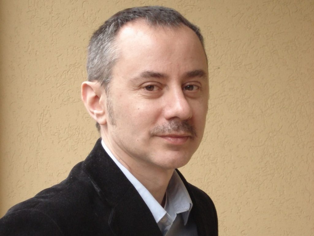 Il 4 e 5 maggio all'Off Off Theatre arriva un comico di razza, la cui specie non è definibile, ma il cui pedigree è più che accertato: Alessandro Fullin si racconta attraverso l'attività che più lo appassiona, la scrittura