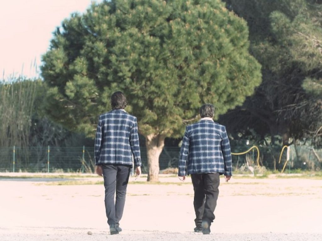 Disponibile su YouTube il videoclip de "Il Pavone", brano estratto dall'album "Animale sociale" del cantautore siciliano Alessio Alessandra