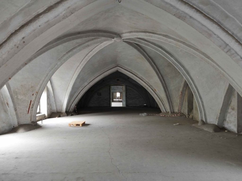 Dal 12 aprile al 7 luglio al Santa Maria della Scala di Siena la mostra Hospitalia. O sul significato della cura:un progetto fotografico che parte dalle architetture degli antichi ospedali europei