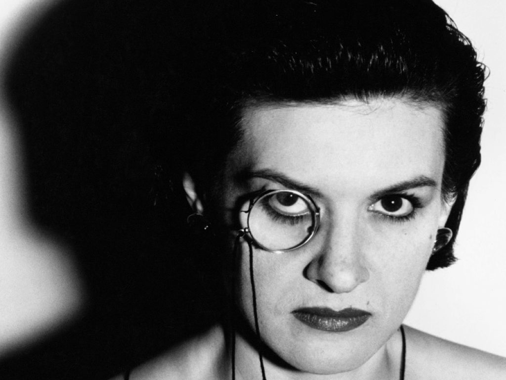 Il 17 aprile alla Galleria d’Arte Moderna e Contemporanea di San Gimignano inaugura la grande retrospettiva dedicata al fotografo tedesco Helmut Newton, promossa dai Musei Civici