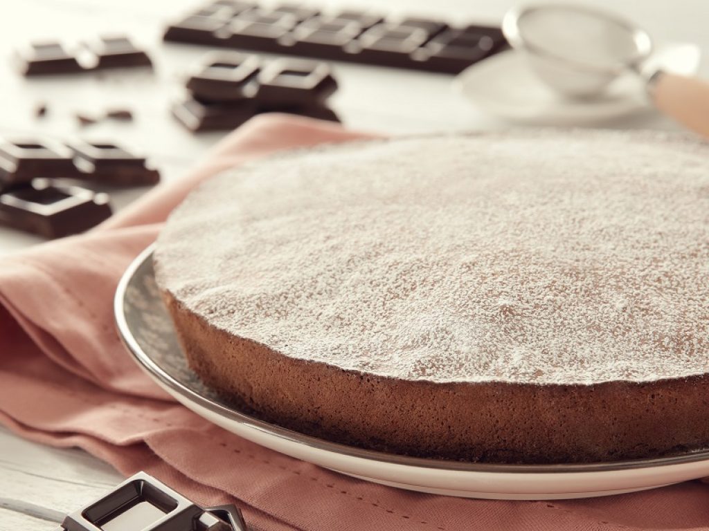 Ciambella, tiramisù e pastiera napoletana svettano nella classifica dei dolci più preparati dagli italiani: le ricette elaborate passano in secondo piano