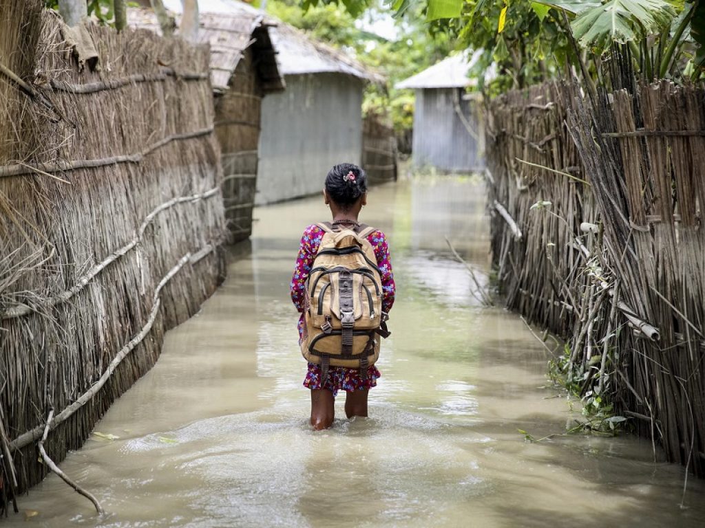 Nuovo rapporto UNICEF: dal rischio cicloni nelle aree costiere alla siccità nelle zone interne, in Bangladesh a rischio le vite e il futuro di 19 milioni di minori 