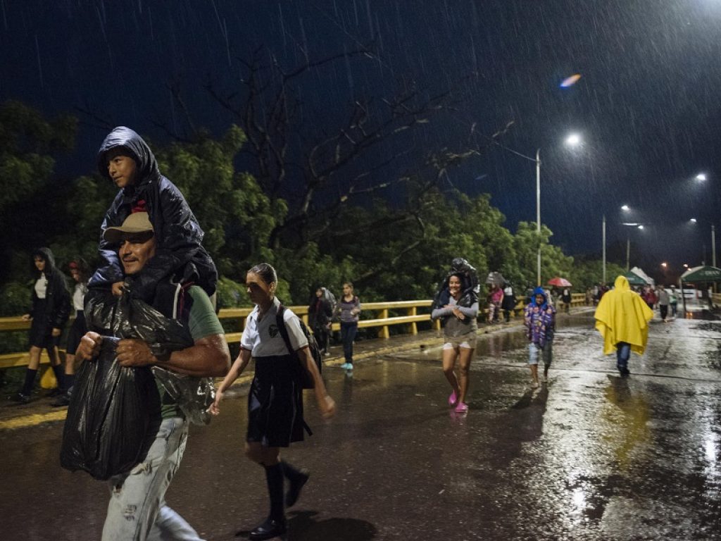Allarme UNICEF: 3,7 milioni di venezuelani hanno lasciato le loro case per andare in Brasile, Colombia, Ecuador, Perù e altri paesi della regione. Emergenza umanitaria per migliaia di minori