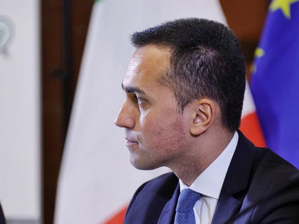 Reddito di emergenza: l’asse Pd-Italia Viva costringe il M5s al passo indietro. Vertice notturno di maggioranza si conclude con un nulla di fatto