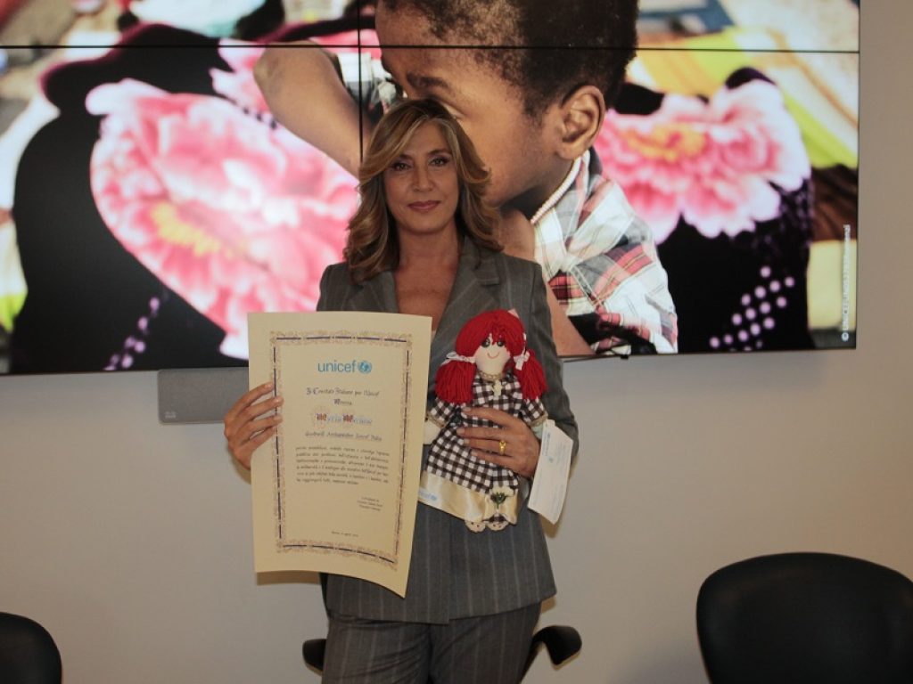 Myrta Merlino, giornalista, conduttrice e scrittrice, è entrata ufficialmente a far parte della famiglia dell’UNICEF Italia come nuova Goodwill Ambassador