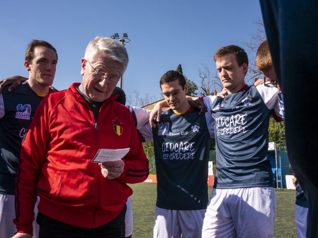 Clericus Cup: domani i Martyrs, campioni in carica, a rischio eliminazione, servono punti contro la Madonna Celeste del Mater Ecclesiae. Domenica attesissimo il derby diocesano tra Romano Vaticano e Redemptoris Mater: i neocatecumenali esclusi in caso di sconfitta