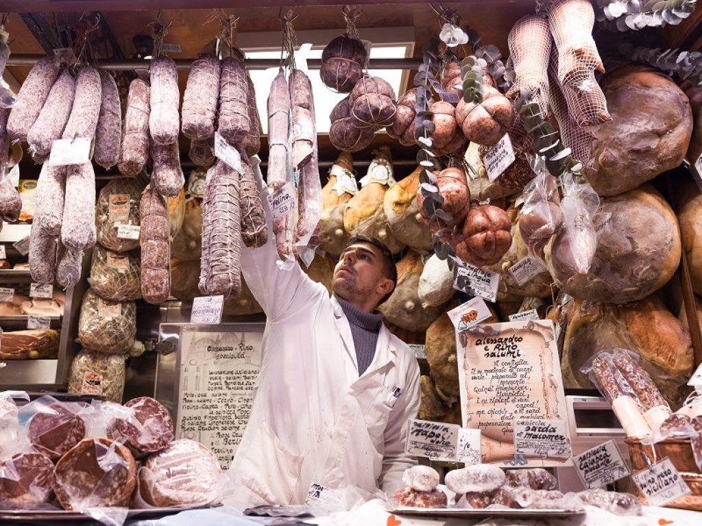 Dall'8 al 12 maggio a Padova arriva il Salone dei Sapori: cibo protagonista fra produzioni tradizionali locali e presidi Slow Food. Ampio spazio a temi collaterali come la sostenibilità e l’educazione alimentare