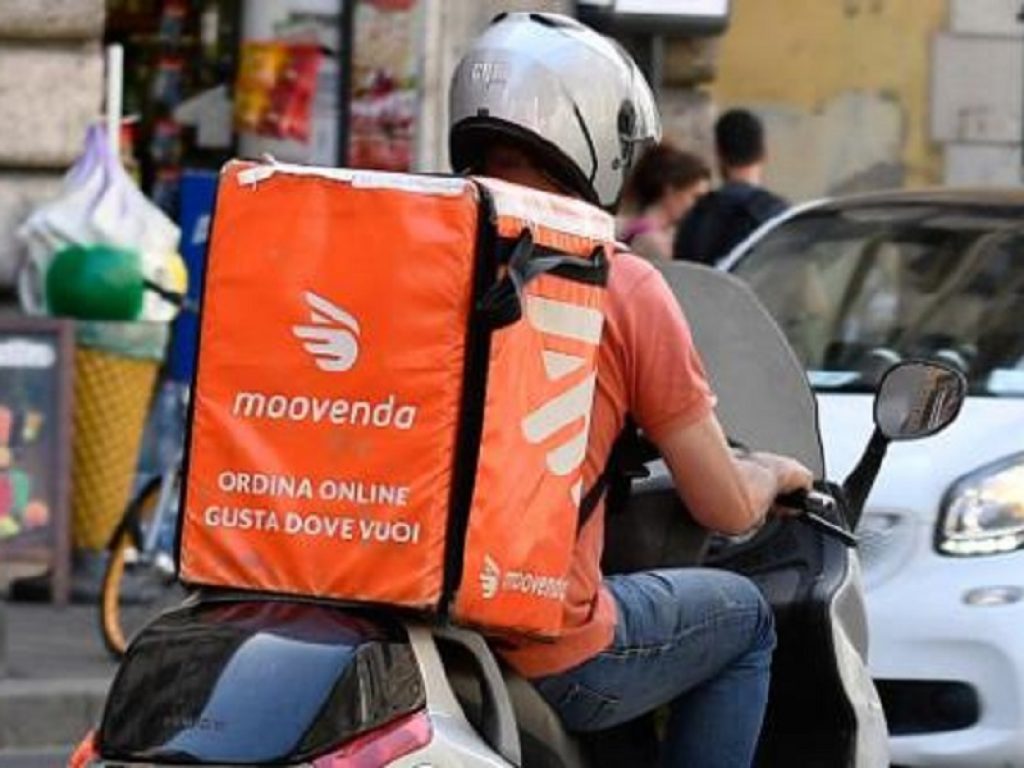 Una macelleria di Ottaviano offre lavoro al rider aggredito a Napoli: a darne notizia è il sindaco del Comune, Luca Capasso