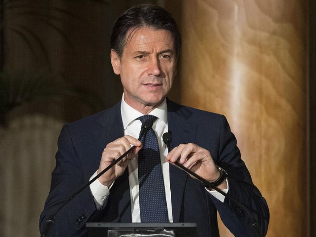 Sondaggi politici: ancora in flessione la fiducia nel governo. Lega e Pd in calo, Fratelli d'Italia continua a crescere e si avvicina al partito di Zingaretti