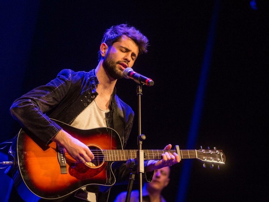 Venerdì 31 maggio esce l'album d'esordio del cantautore milanese Donato Santoianni, dal titolo "Fossi nato prima"