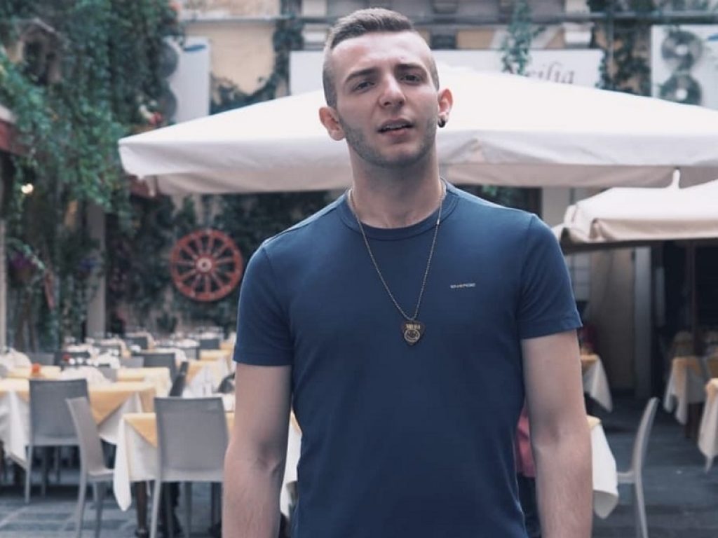 Esce oggi il nuovo album dell’artista Klaw (nome d’arte di Alberto Amenta) “ESTOTE PARATI”, anticipato dal singolo “Evviva l’Italia”