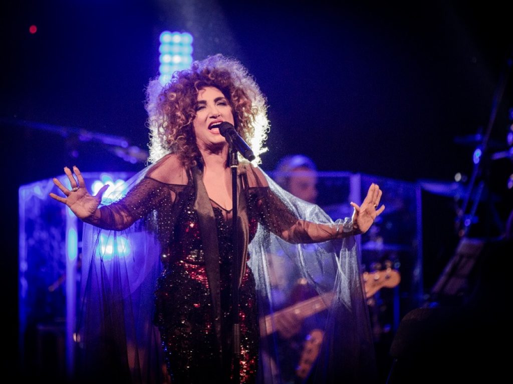 Marcella Bella di nuovo sulla scena musicale: il nuovo inedito è "Ti Mangerei" che anticipa il cofanetto in uscita il 31 maggio "50 anni di Bella Musica"