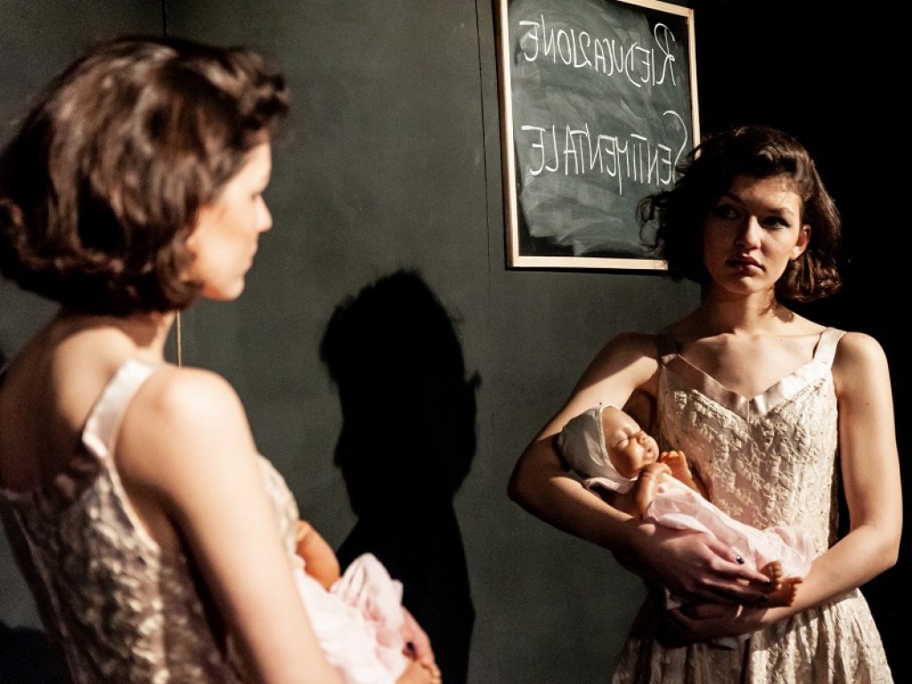 Rieducazione sentimentale di Alice Lutrario, spettacolo vincitore della prima edizione della Rassegna "Sostantivo Gender", dal 24 al 26 maggio allo Spazio 18b