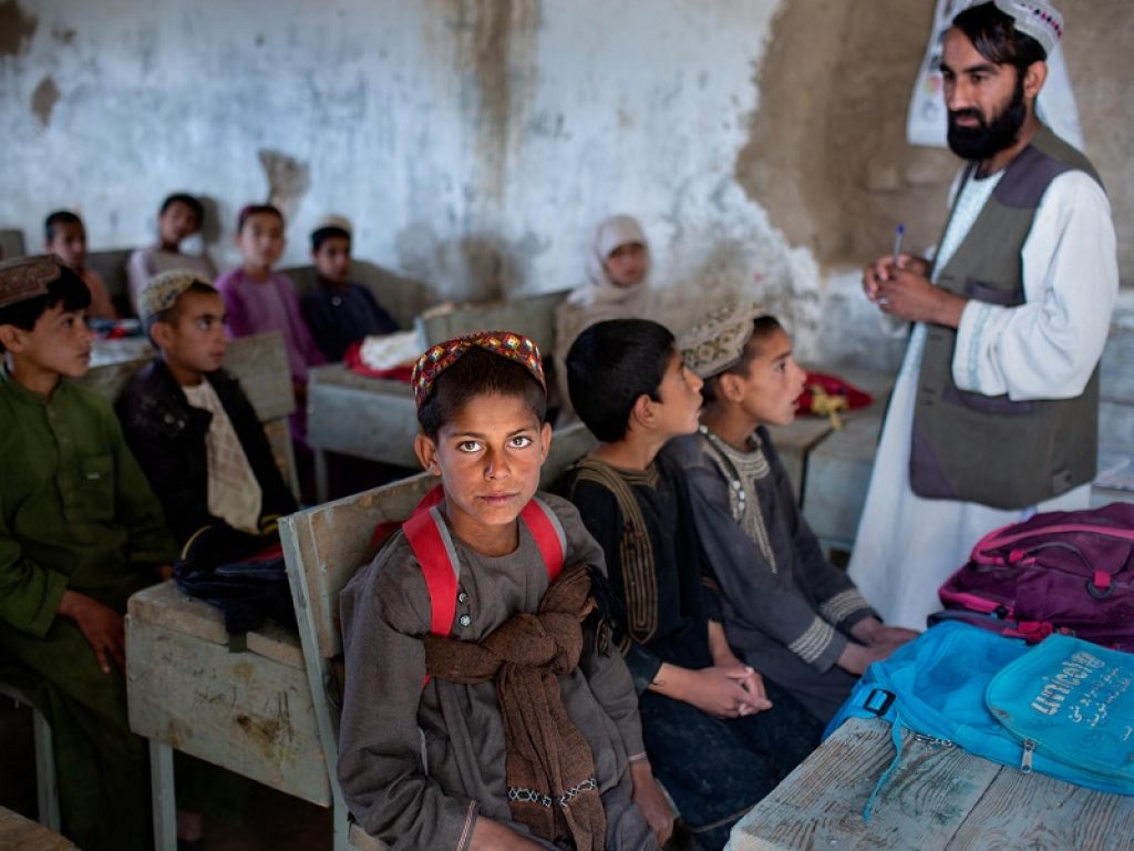 L'UNICEF denuncia: in Afghanistan tra il 2017 e il 2018 gli attacchi contro le scuole sono triplicati, aumentando da 68 a 192