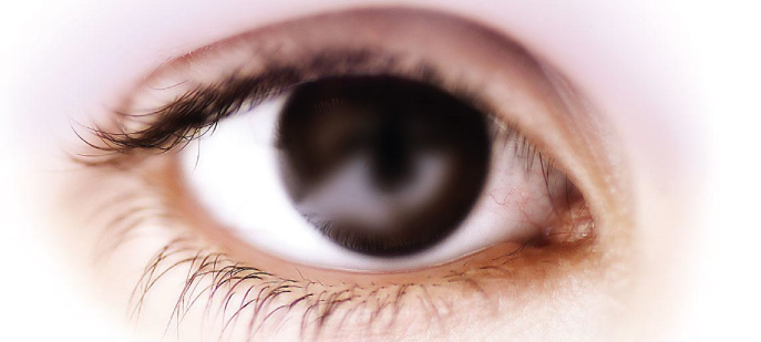 Il glaucoma è una malattia che colpisce il nervo ottico causandone il deterioramento: ecco quali sono i principali sintomi e come prevenire