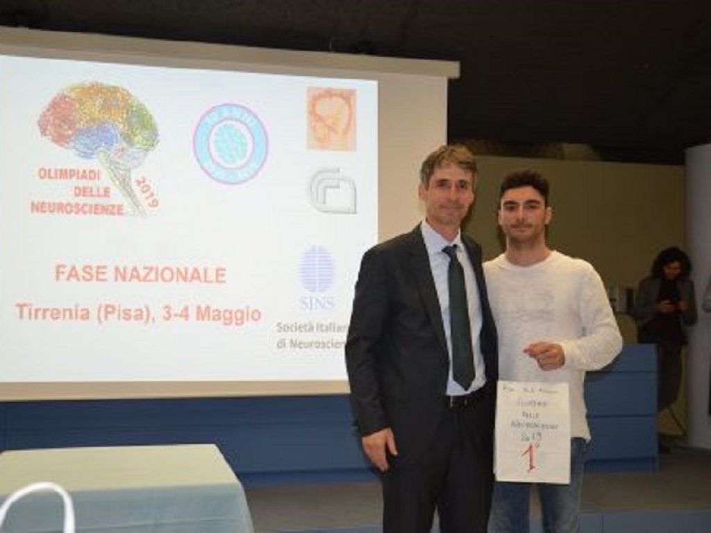 Olimpiadi delle Neuroscienze 2019: Giuseppe Imperatore del Liceo Scientifico Fermi di Catanzaro conquista il gradino più alto del podio