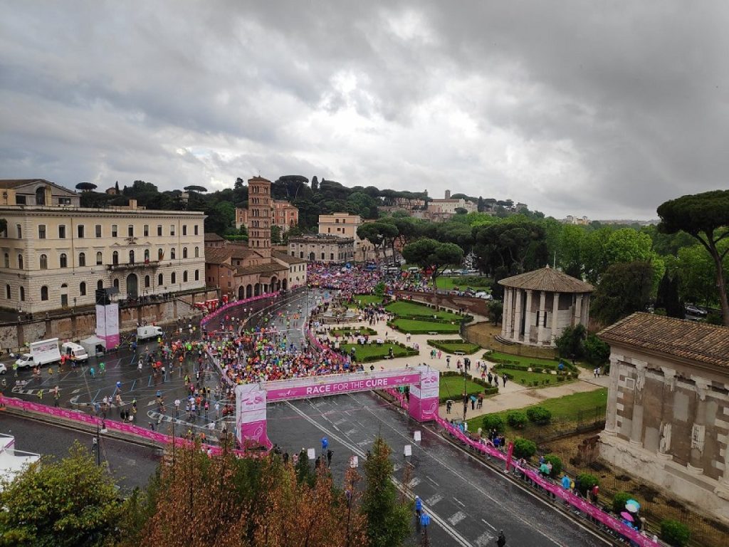 Le imprenditrici della Coldiretti partecipano alla Race for the cure, la corsa amatoriale per la raccolta fondi per la prevenzione del tumore al seno