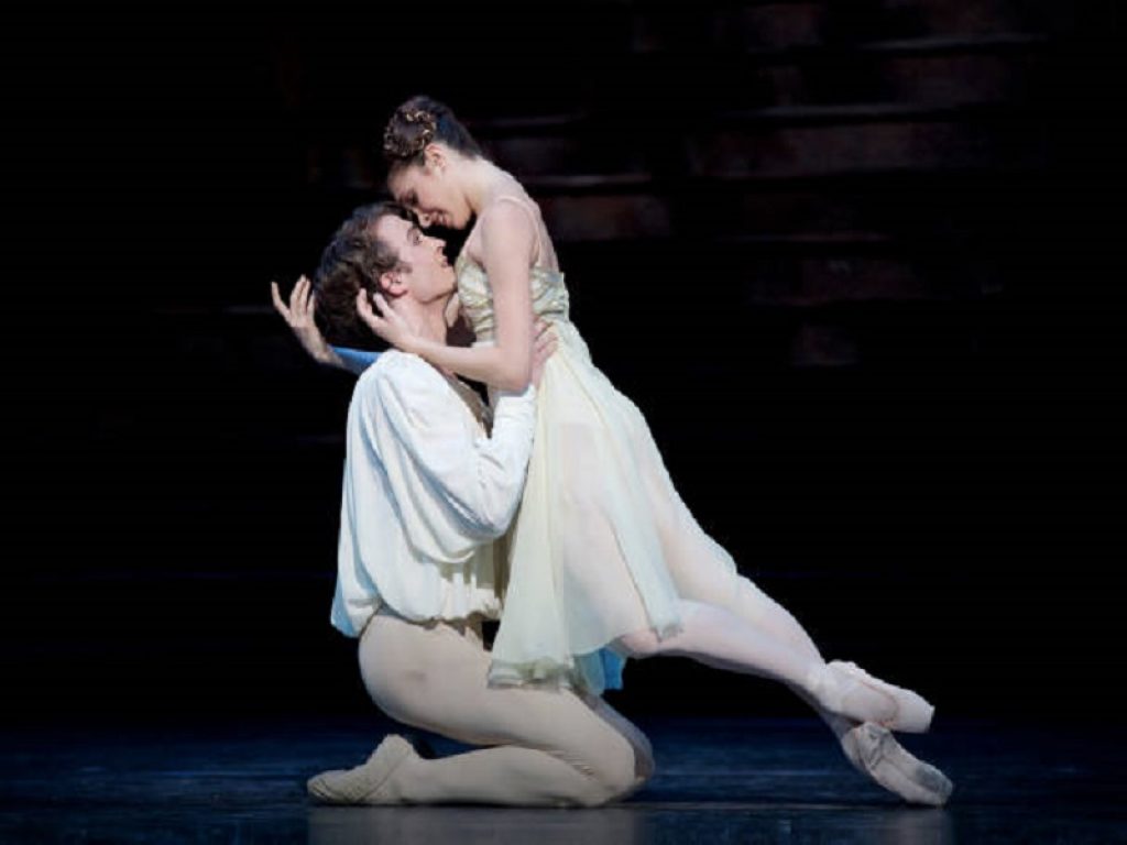 Romeo e Giulietta, la tragedia di Shakespeare, rivive nel balletto di Kenneth MacMillan in diretta via satellite da Londra nei cinema italiani l’11 giugno alle ore 20.15