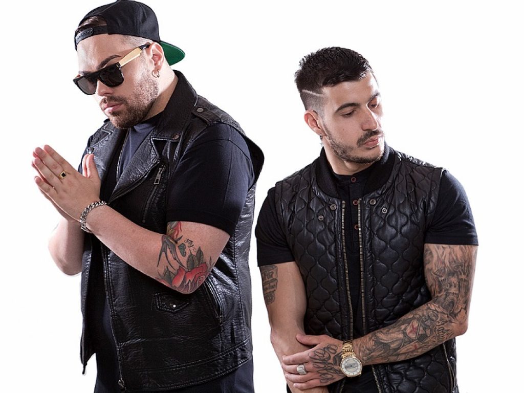 L’elettronica del dj torinese Sonik, il rap del duo cagliaritano AlterEgo e le sonorità latine di Jay Santos si uniscono nel brano “Mamy Don’t Cry”, in uscita in radio e in digital download dal 21 giugno
