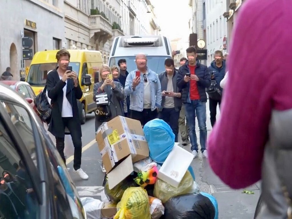In occasione della Giornata Mondiale dell’Ambiente, l’artista Nic Bello pubblica il video esperimento "Trash Man" per sensibilizzare la popolazione sul tema dei rifiuti