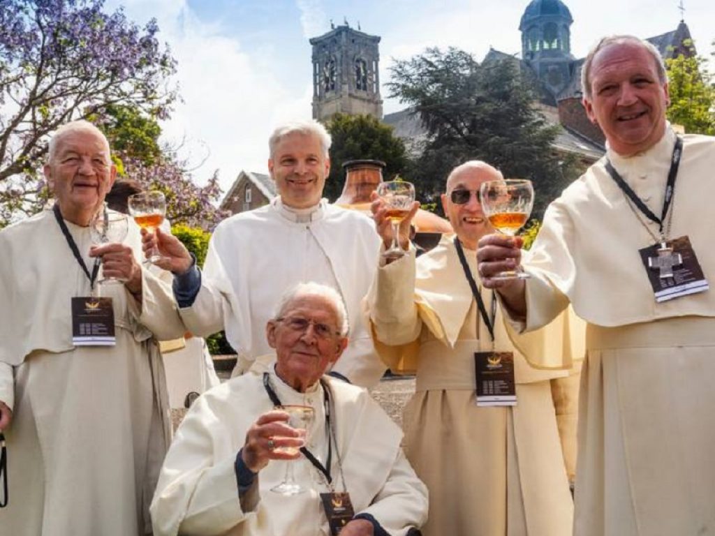 Dall’abbazia di Grimbergen, dove dal 1128 viene prodotta la birra, a quella di Bellelay in Svizzera: la top 10 di quelle considerate "mecca" di specialità gastronomiche