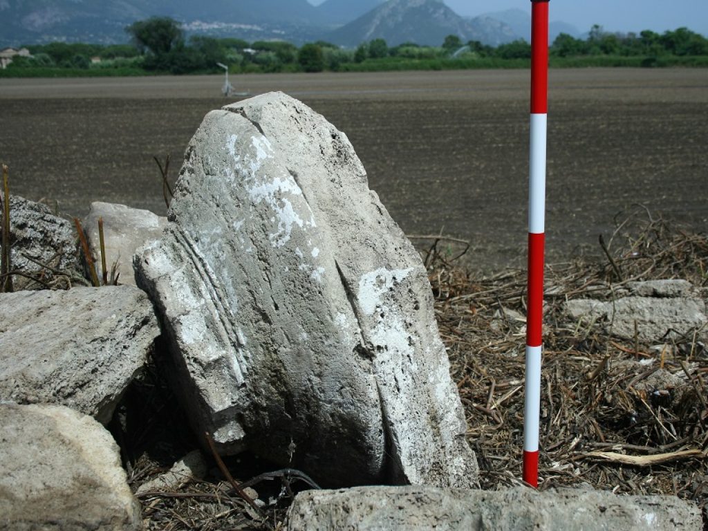 Paestum: lanciata una raccolta fondi per salvare il tempio dorico risalente al V sec. a.C., trovato a giugno lungo le mura occidentali