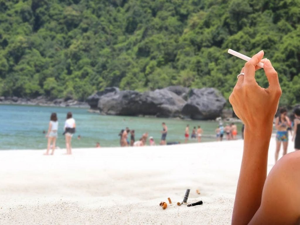 Pfizer ha sospeso in via precauzionale la distribuzione in tutto il mondo della sua pillola antifumo a base di vareniclina e ha ritirato alcuni lotti