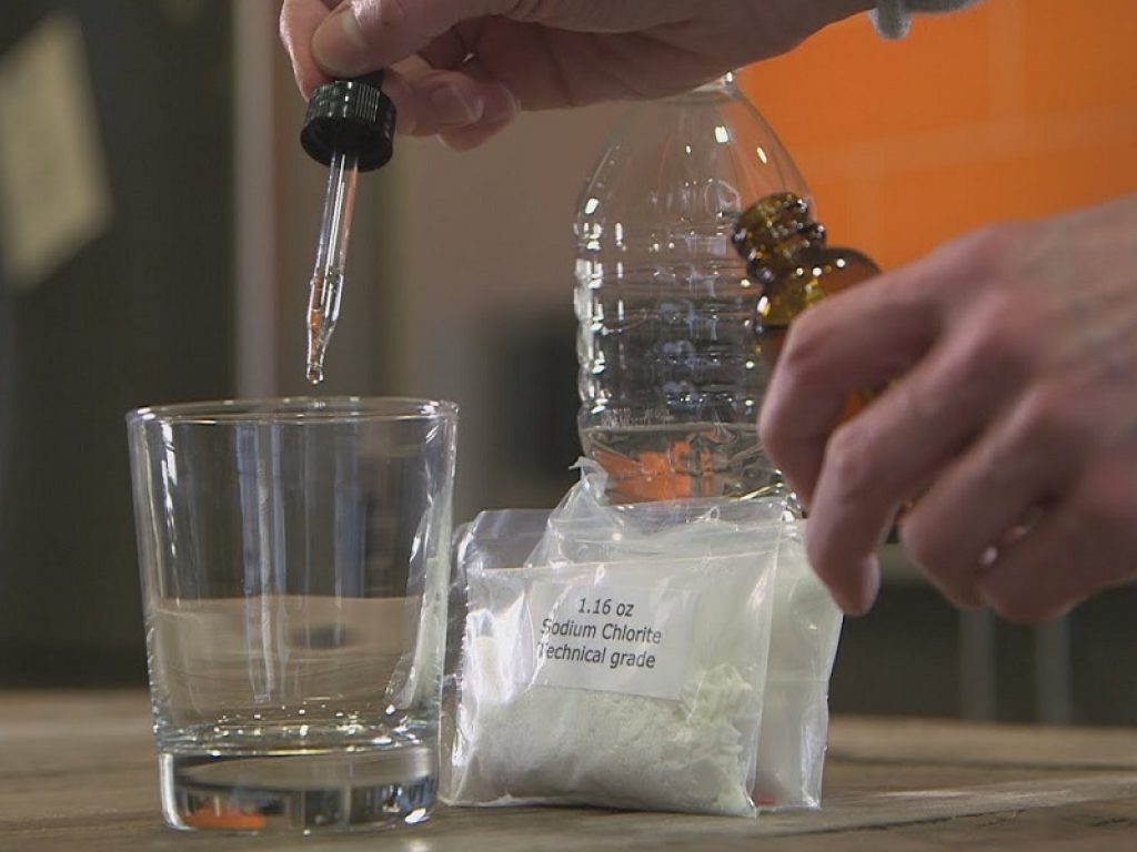 Soluzione Minerale Miracolosa: l'OMS lancia una allerta mondiale sul prodotto reclamizzato per la cura di numerose malattie. Ecco tutti i rischi