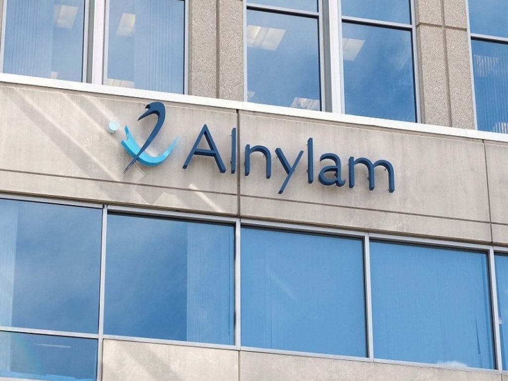 Porfiria epatica acuta: Alnylam Pharmaceuticals ha presentato la domanda di autorizzazione all'immissione in commercio all'Agenzia Europea dei Medicinali per givosiran, un nuovo agente terapeutico