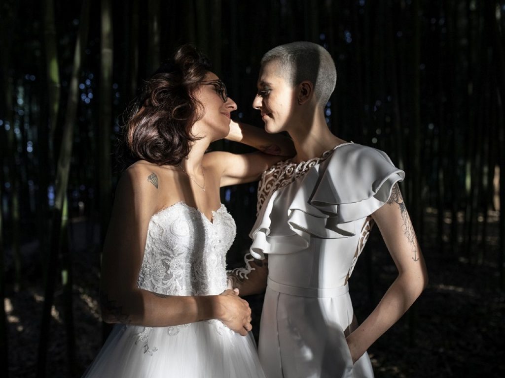 Antonella Lo Coco si è sposata con Elisa Paolini a Villa al Bagno: le foto del matrimonio