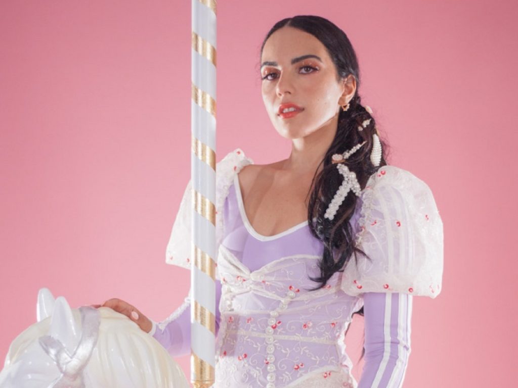 Lolita da oggi in rotazione radiofonica con il nuovo singolo prodotto da Build UP (duo di producer professionisti, formato da Ale Coma e Rugabeatz