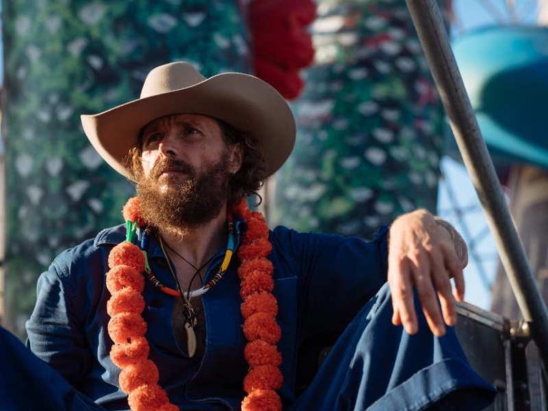 Jovanotti pubblica cinque pezzi nuovi e saranno solo in streaming. Il cantautore presenta una nuova puntata del "Disco del Sole": cinque brani inediti prodotti da Rick Rubin
