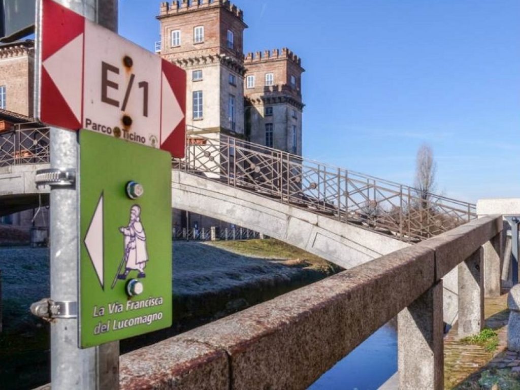 La Via Francisca del Lucomagno, un territorio si racconta nella guida ufficiale del cammino che unisce la Svizzera a Pavia: disponibile anche un'App
