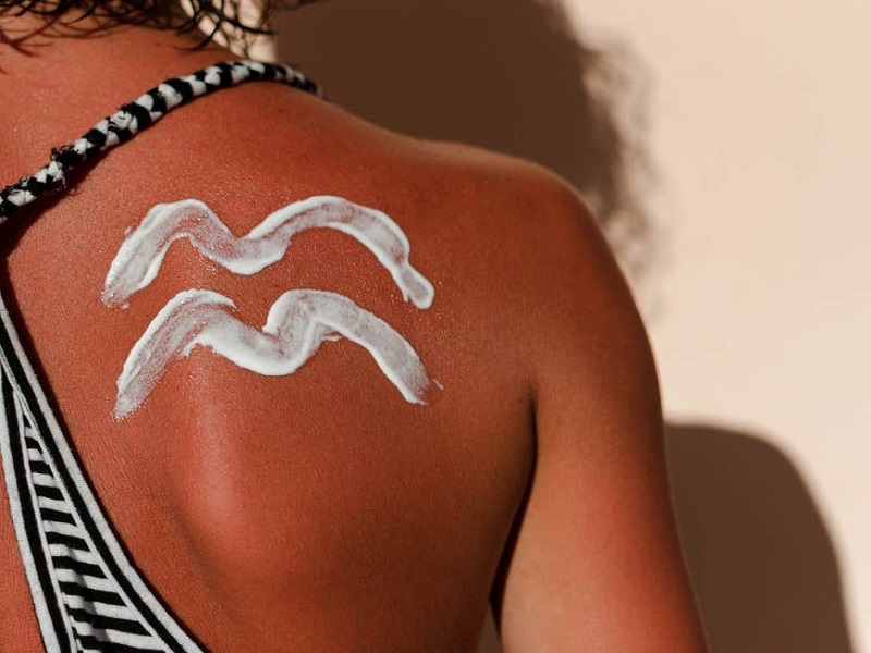 Tumori e raggi UV, non ci sono solo i melanomi: attenzione al basalioma. La patologia colpisce una persona su mille, ecco come riconoscerla