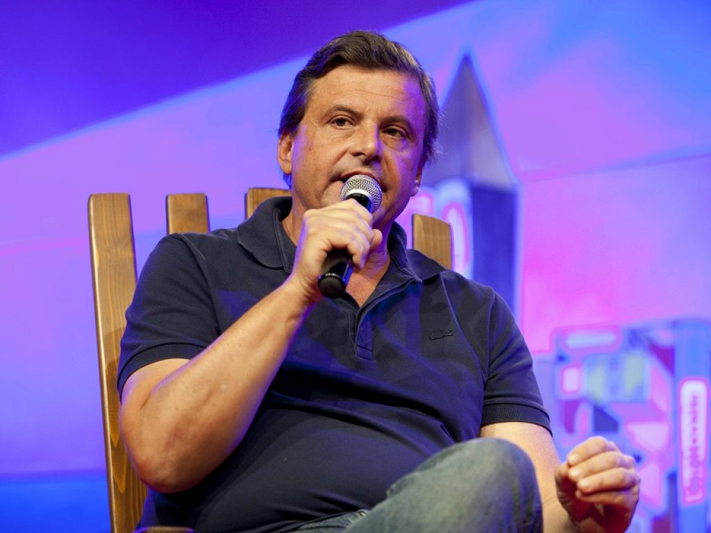 Crisi di governo: operazione verità dell'ex ministro Calenda sui social. Pubblicati tutti i voltafaccia dei parlamentari renziani sul Movimento 5 stelle