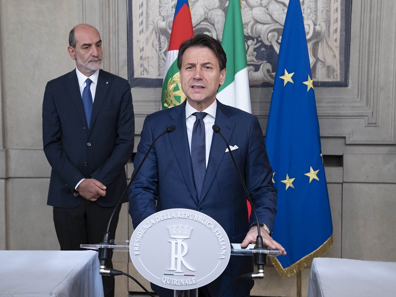 La bozza del nuovo Dpcm di Conte con le chiusure dal 26 ottobre: chiusure per palestre, piscine, sale scommesse, teatri e cinema