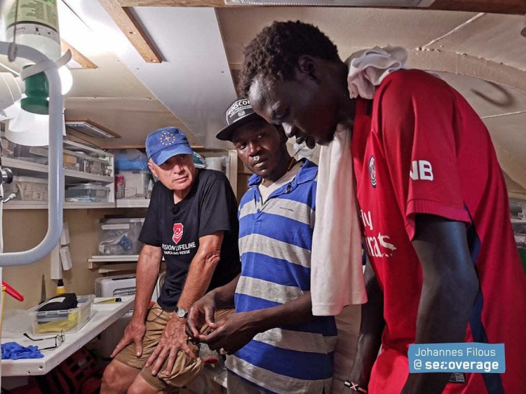 Stop alla nave Eleonore della ong tedesca Lifeline: Salvini firma il decreto che vieta l’ingresso in acque territoriali italiane