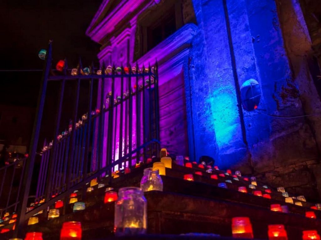 Torna a Vallerano, nel cuore della Tuscia viterbese, la Notte delle candele, l’evento più romantico dell’anno che vede scenografare l’antico borgo con oltre 100mila candele