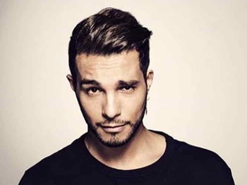 Marco Carta a Verissimo annuncia che si sposerà con Sirio Campedelli: “Alla fine della pandemia saremo pronti per il matrimonio”