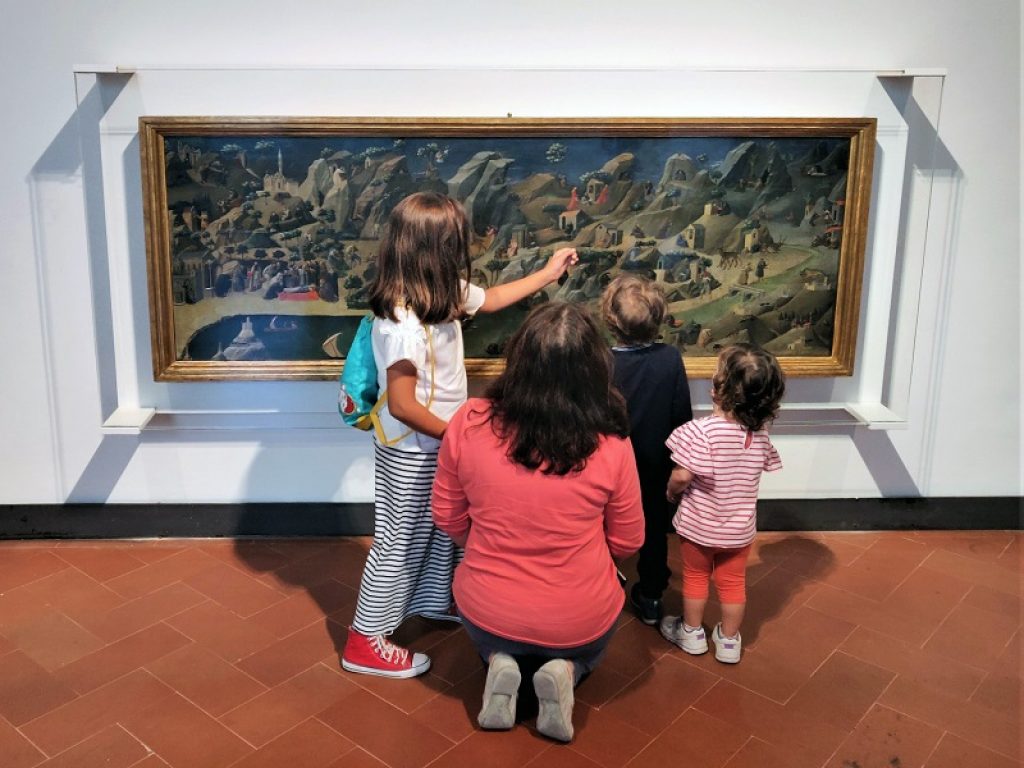 Agli Uffizi ritorna la Tebaide del Beato Angelico in una teca speciale a misura di bambino. Il dipinto più apprezzato dai piccoli è di nuovo visibile nella sala 7 al secondo piano del museo
