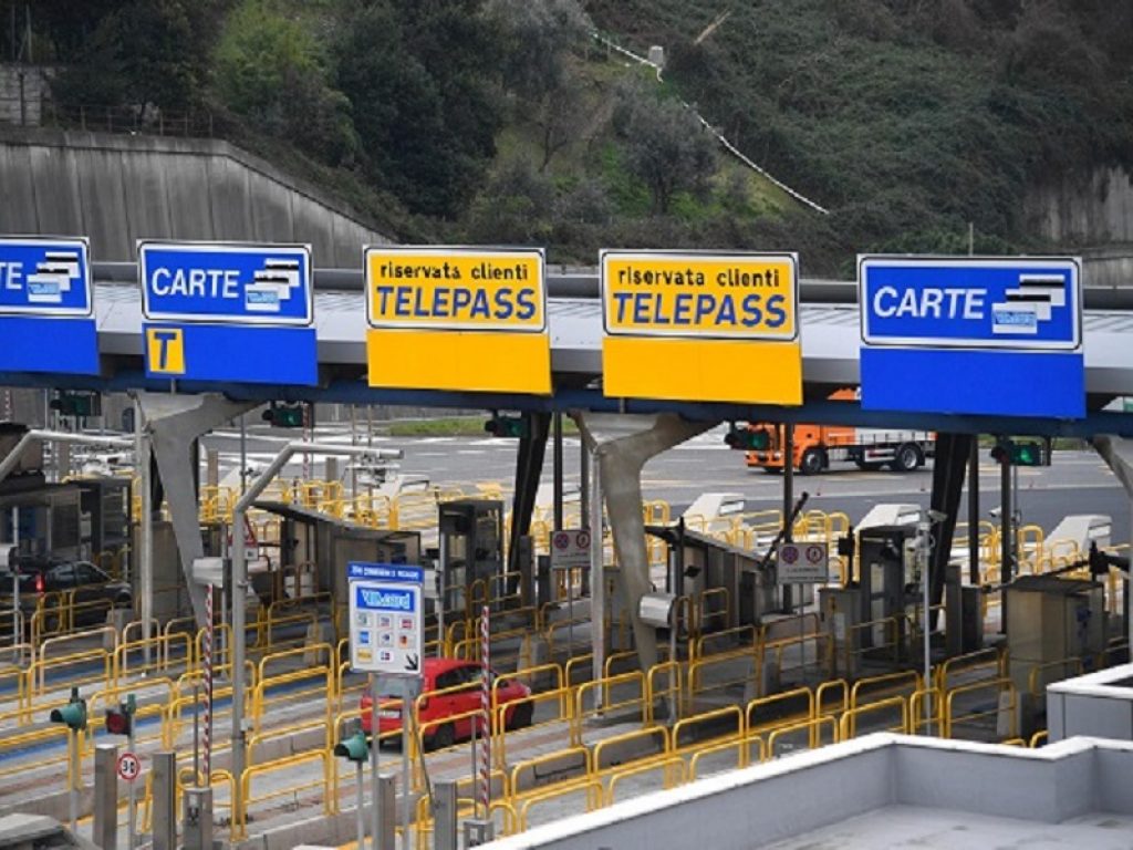 Telepass: l'Antitrust ha avviato un procedimento nei confronti di Telepass S.p.A.: impedirebbe di pagare i pedaggi autostradali attraverso la domiciliazione bancaria su conti correnti esteri