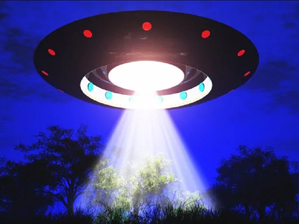 Nei primi giorni del luglio del 1947 qualcosa cadde dal cielo...è il misterioso incidente di Roswell che dopo 73 anni continua ad alimentare dubbi