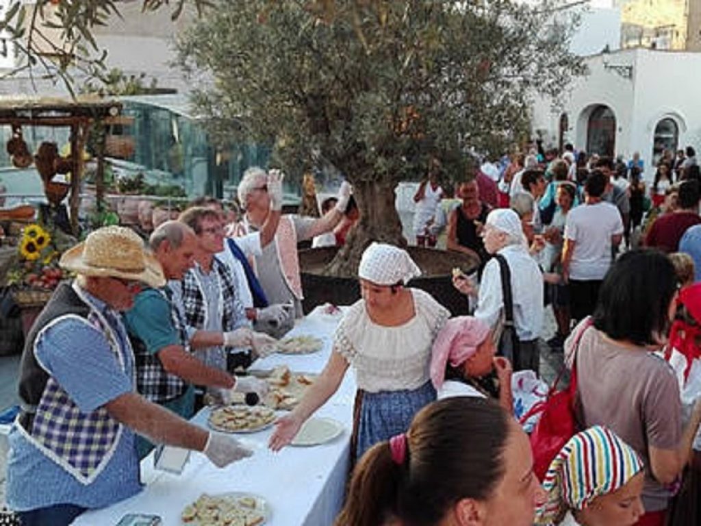 La Settembrata Anacaprese 2019 saluta l’estate con Biagio Izzo