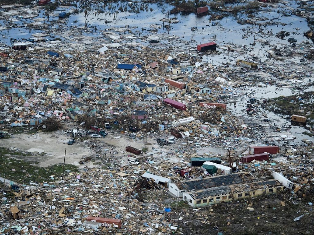 Uragano Dorian: 18 mila bambini colpiti; aereo umanitario con 1,5 tonnellate di aiuti UNICEF salvavita alle Bahamas devastate