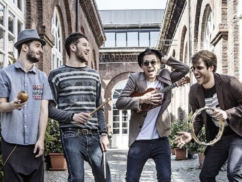 “A metà strada” è il nuovo singolo degli Eugenio in Via Di Gioia: il brano vede il featuring dell'artista tedesco Moglli